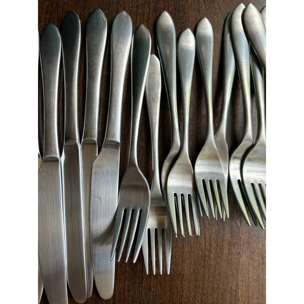 25 piece set Robert Welch RW Meridian pattern 18/10 stainless steel